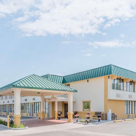 Howard Johnson By Wyndham Gillette Kültér fotó